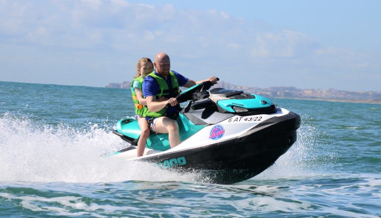 Pareja en jet ski Alicante